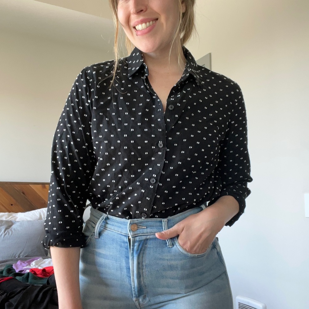 Banana Republic black and white button down shirt